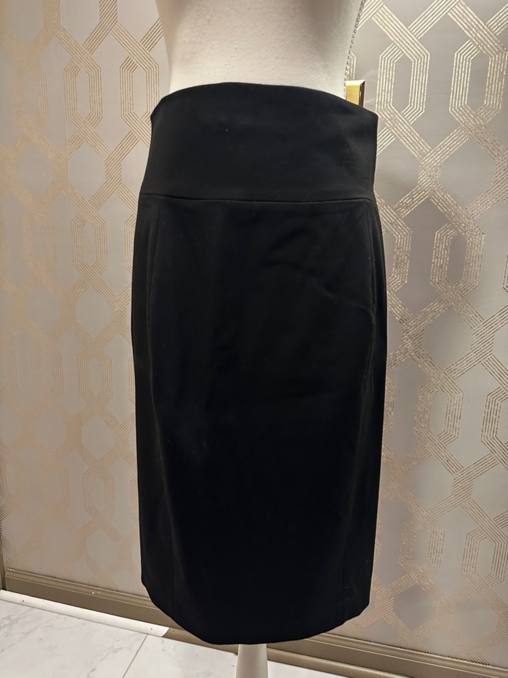 Express Black High-Waist Pencil Skirt with Clean Silhouette